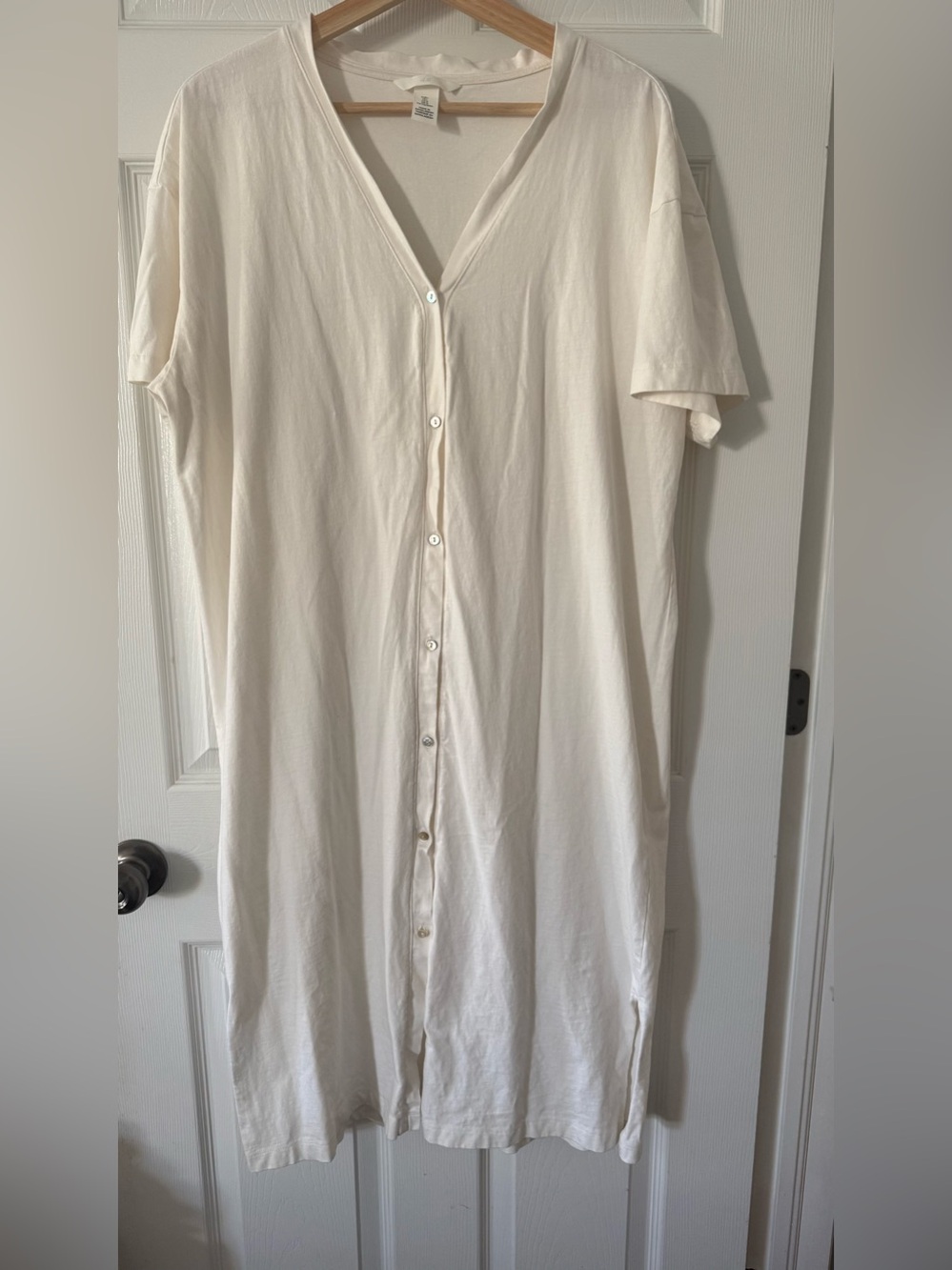 91. H&M SHORT SLEEVE BUTTON FRONT DRESS SZ L